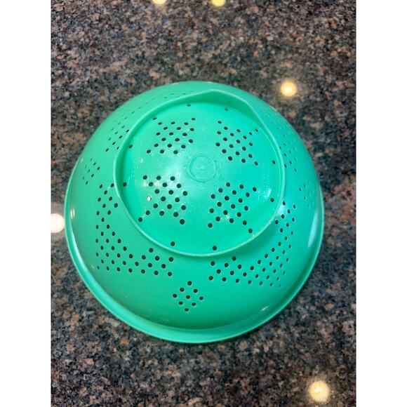 Vintage Jadeite Green Tupperware Strainer/Colander Footed MCM - Picture 2 of 9